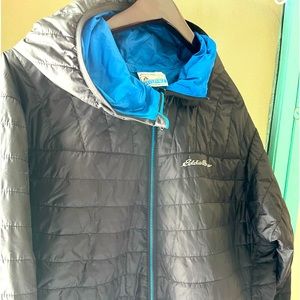 Eddie Bauer FIRST Ascent Reversible Light Puffy Jacket Men’s Large. Never used.